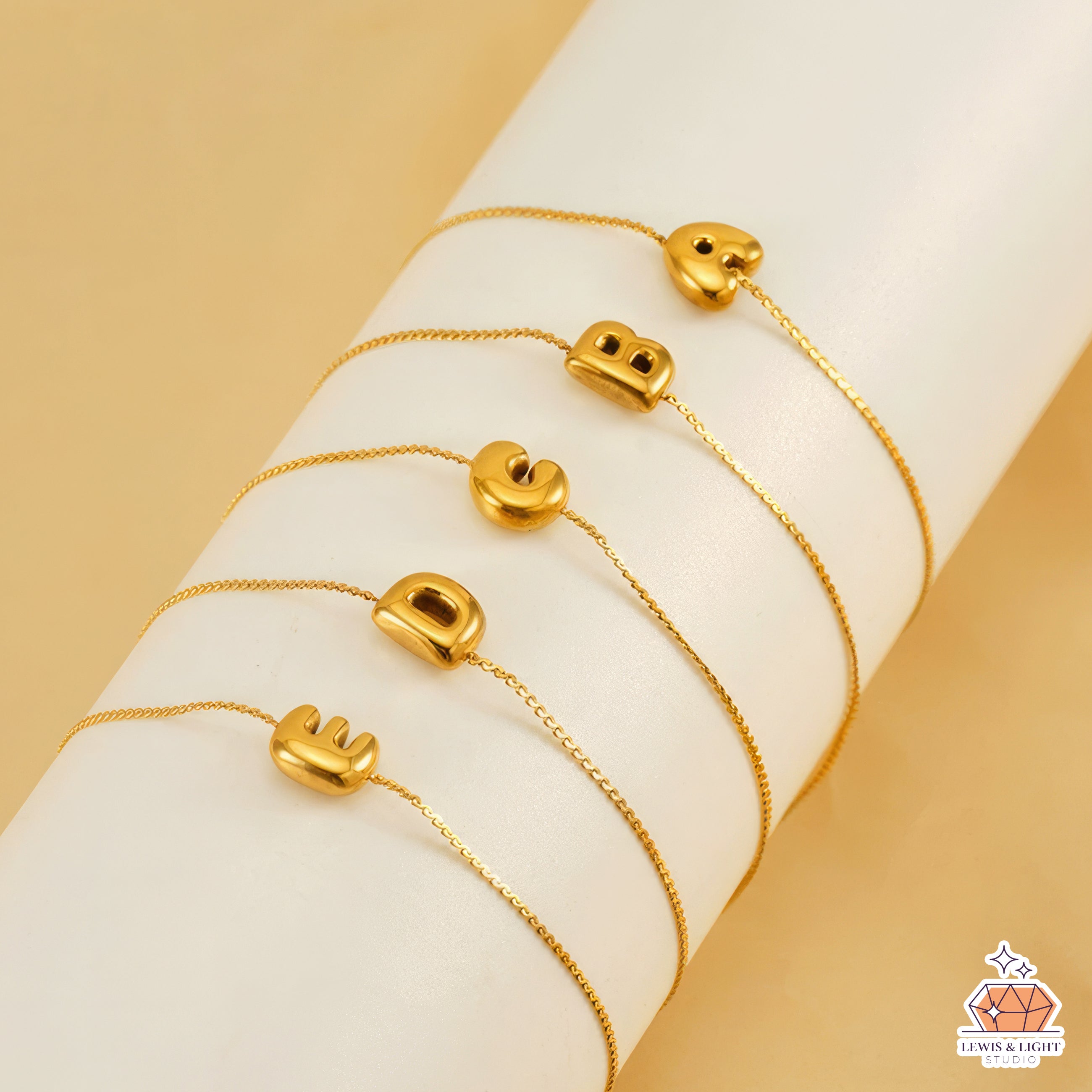 Pulsera personalizada con monograma inicial de burbuja - Oro