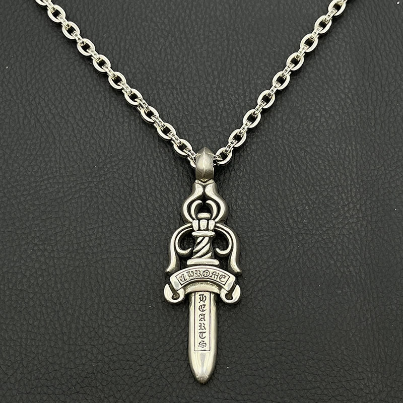 Colgante de daga con corazón cromado | Collar de doble daga en plata de ley 925 | Joyería gótica punk hip-hop Y2K