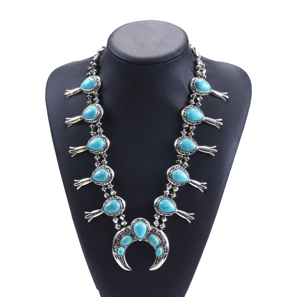 Collar de flor de calabaza con turquesa azul sintética de ARIS DESIGNER – Conjunto de perlas Navajo del Suroeste de Skelapparel | Estilo Kingman