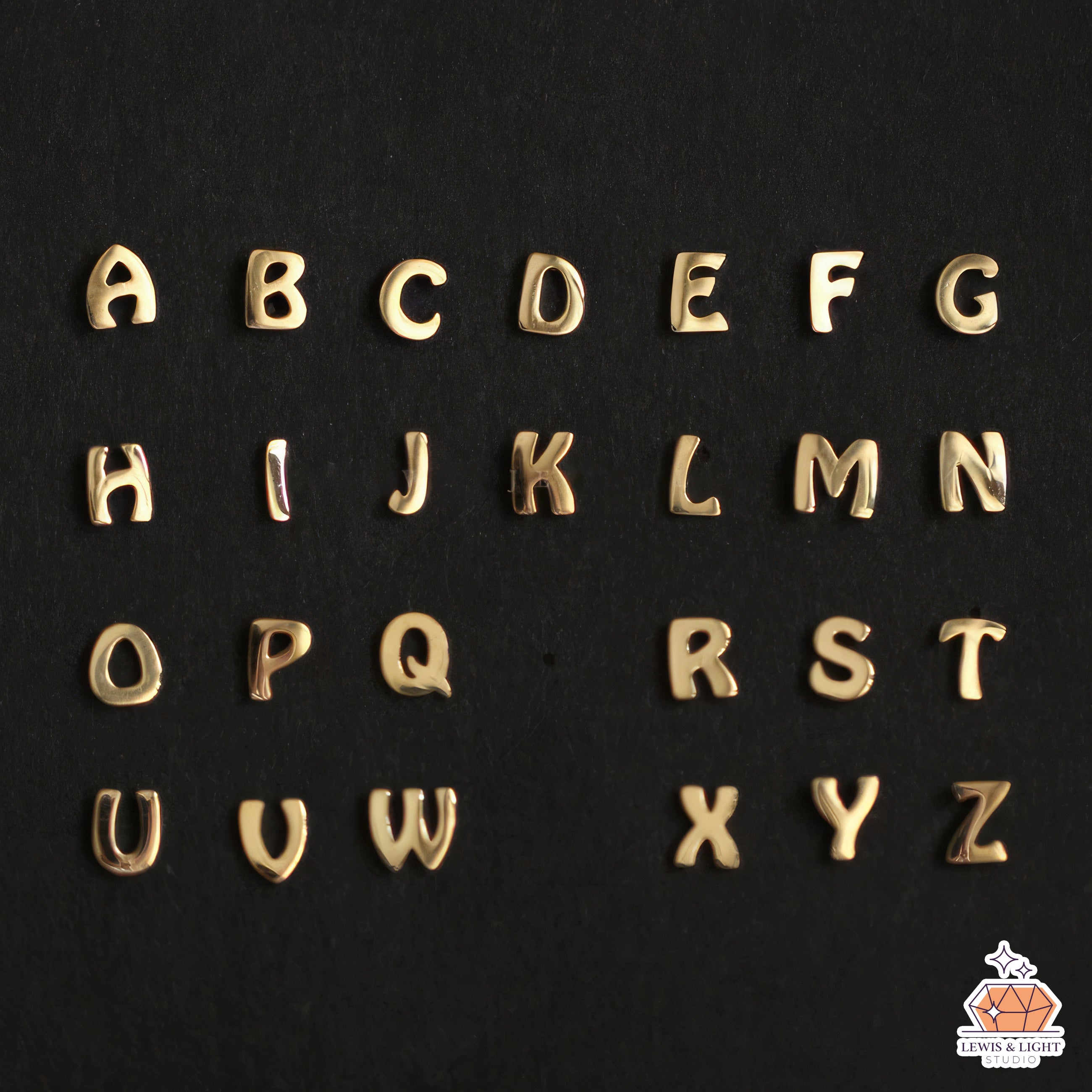 Pendientes personalizados con monograma inicial - Oro