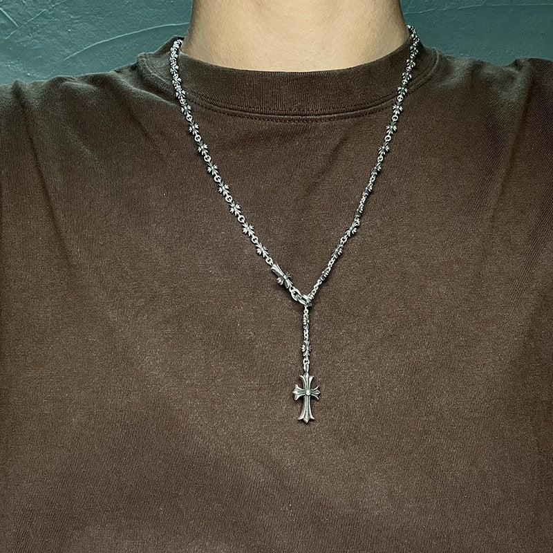 Collar con cruz y rosario de corazones cromados – Cadena ajustable con anilla tallada | Joyería de moda hip hop