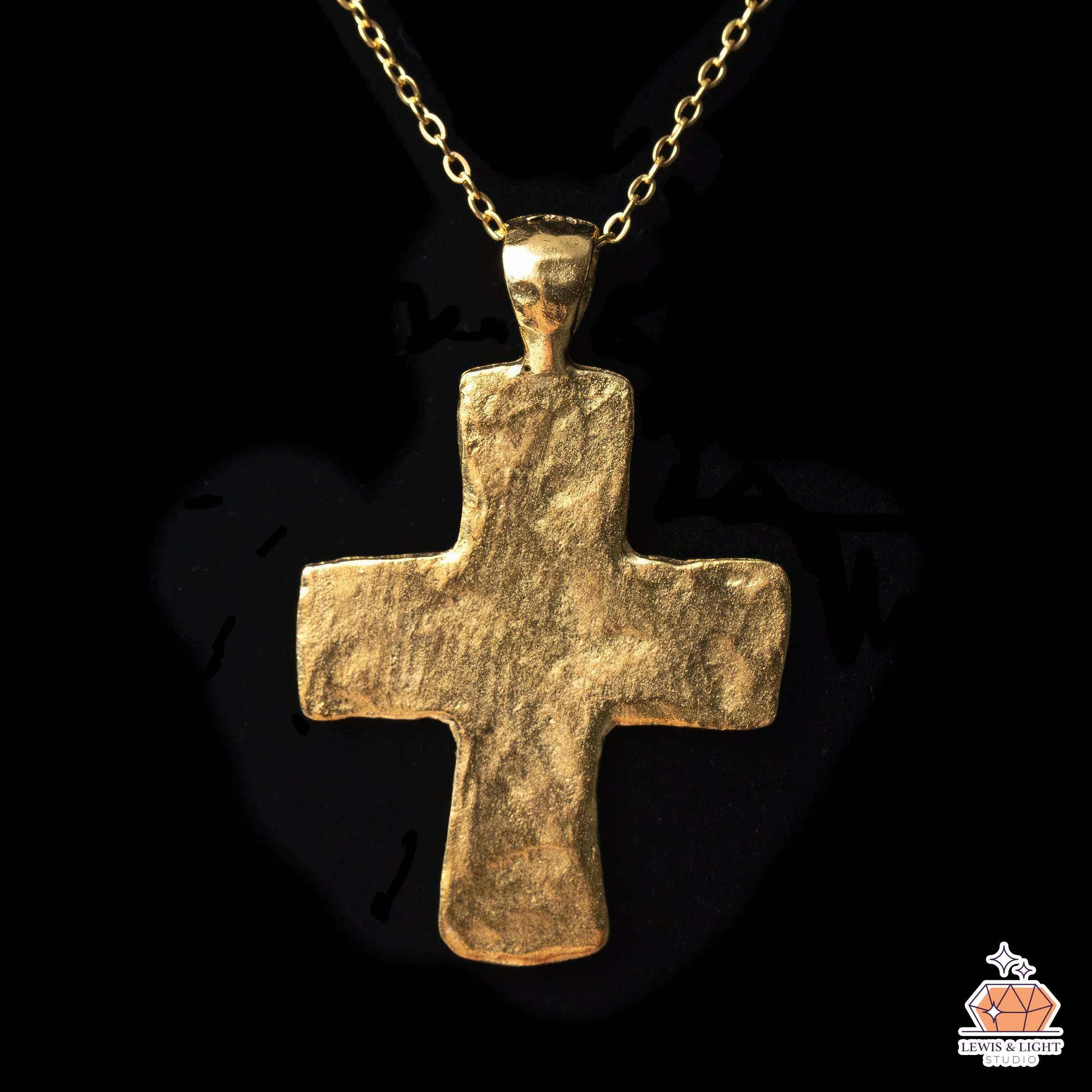 Cruz rústica martillada robusta - Oro